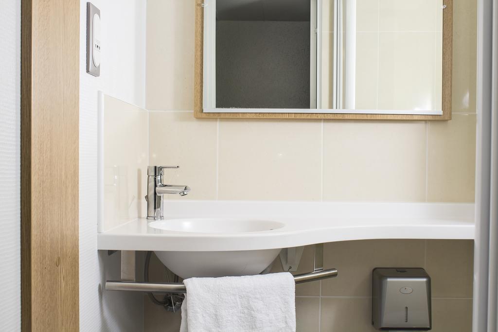 Hotel Inn Design Montluçon Стая снимка