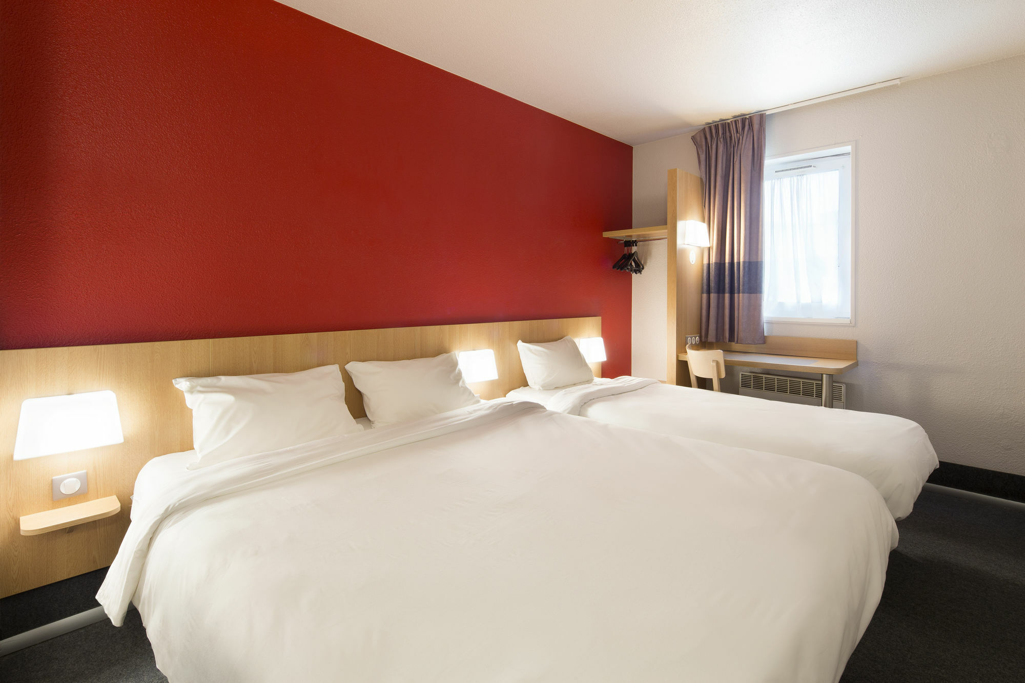 Hotel Inn Design Montluçon Екстериор снимка