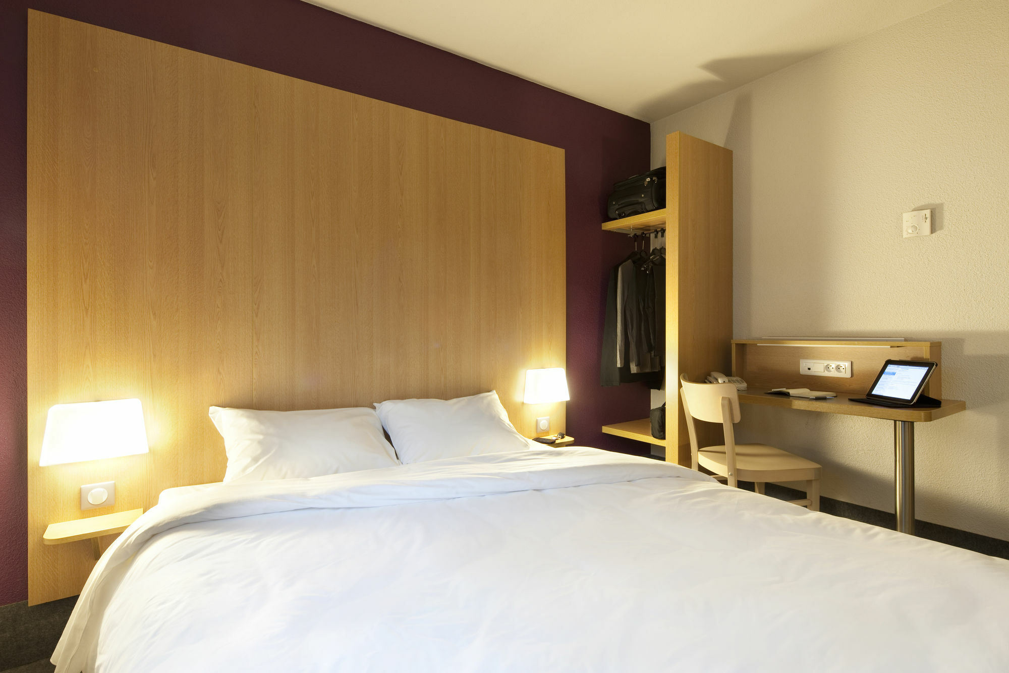 Hotel Inn Design Montluçon Екстериор снимка